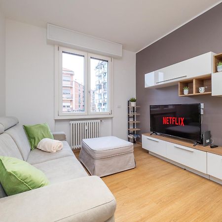 Milano 5 Guests - Modern Apt With Balcony Ngoại thất bức ảnh