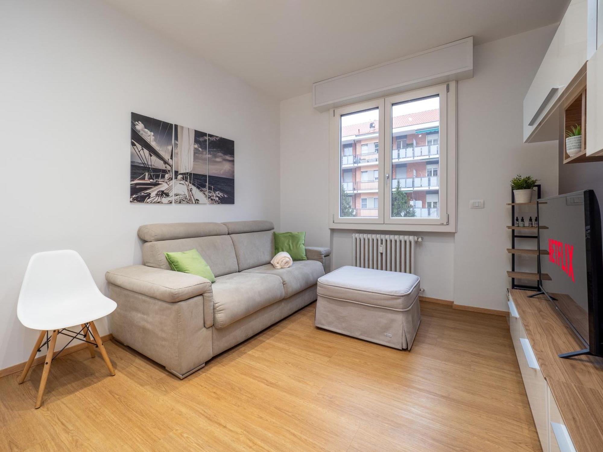 Milano 5 Guests - Modern Apt With Balcony Ngoại thất bức ảnh