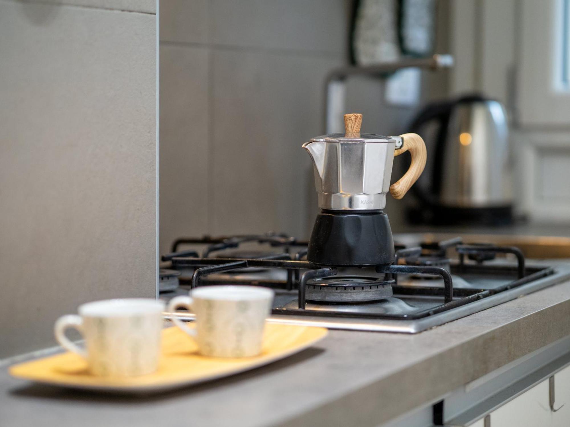 Milano 5 Guests - Modern Apt With Balcony Ngoại thất bức ảnh