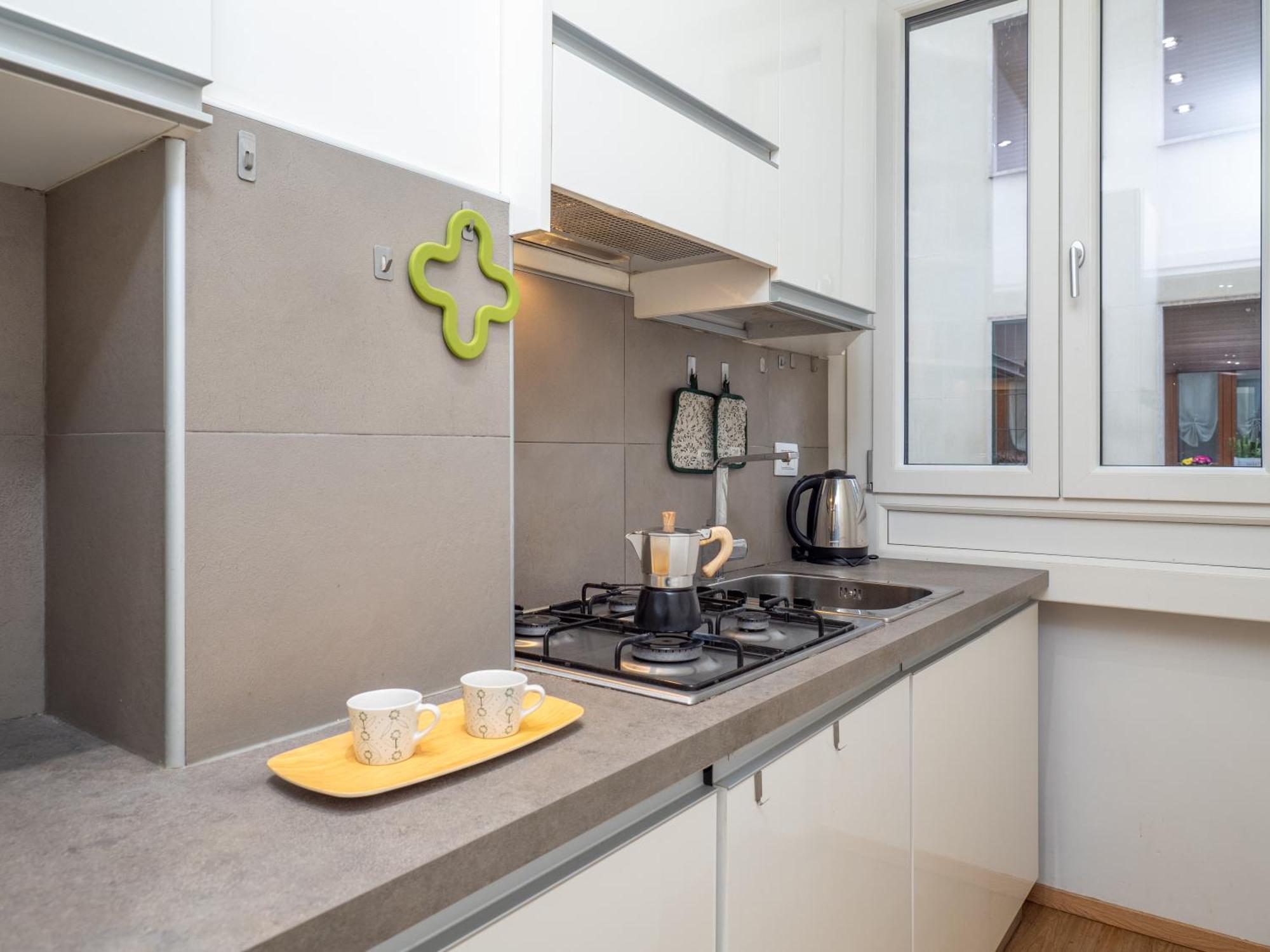Milano 5 Guests - Modern Apt With Balcony Ngoại thất bức ảnh