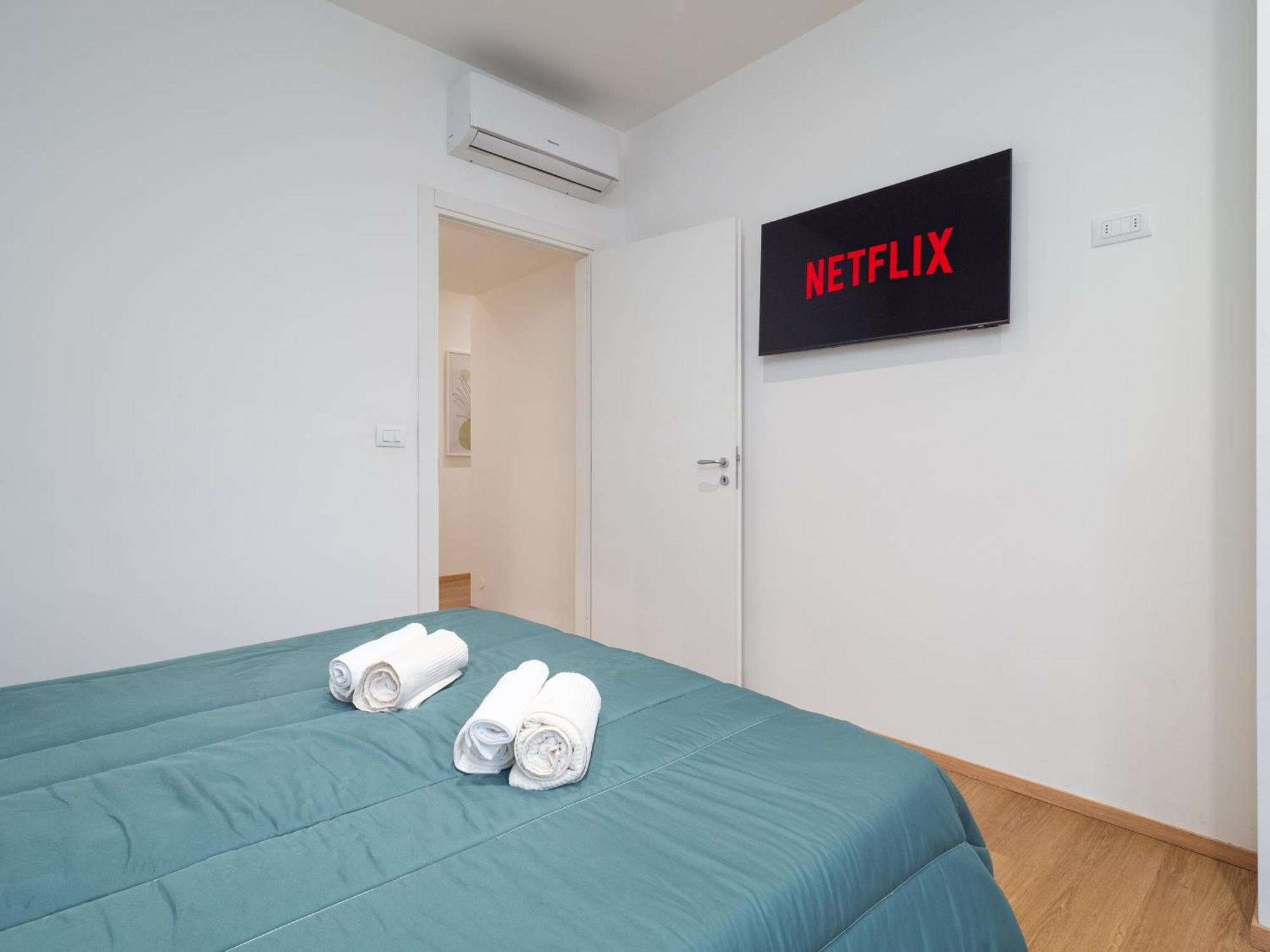 Milano 5 Guests - Modern Apt With Balcony Ngoại thất bức ảnh