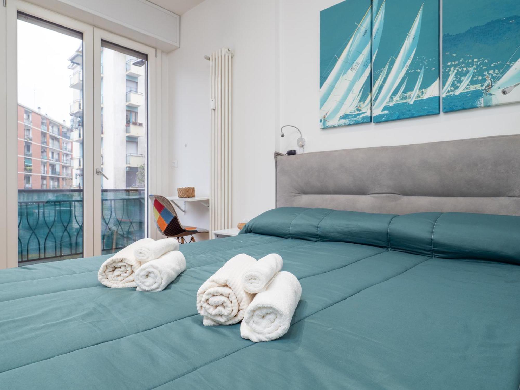 Milano 5 Guests - Modern Apt With Balcony Ngoại thất bức ảnh