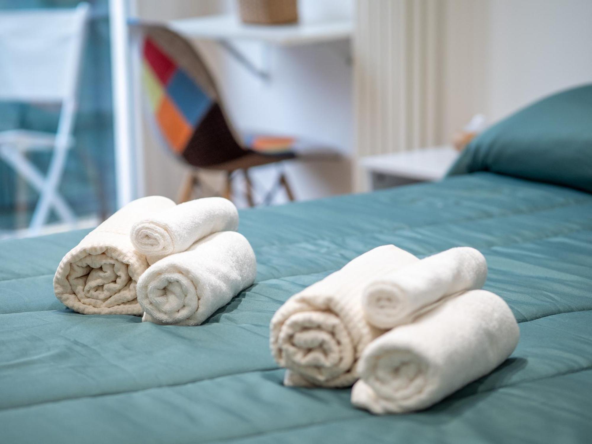 Milano 5 Guests - Modern Apt With Balcony Ngoại thất bức ảnh